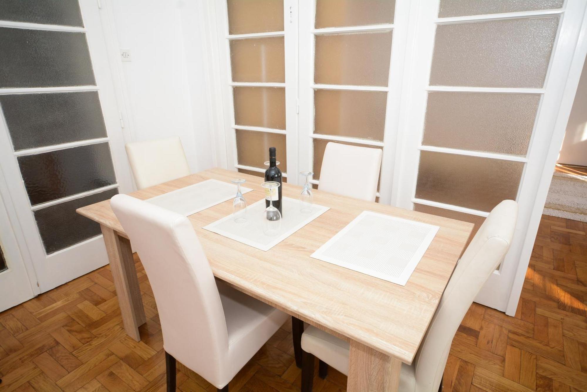 Apartments City Hall Belgrade Bilik gambar